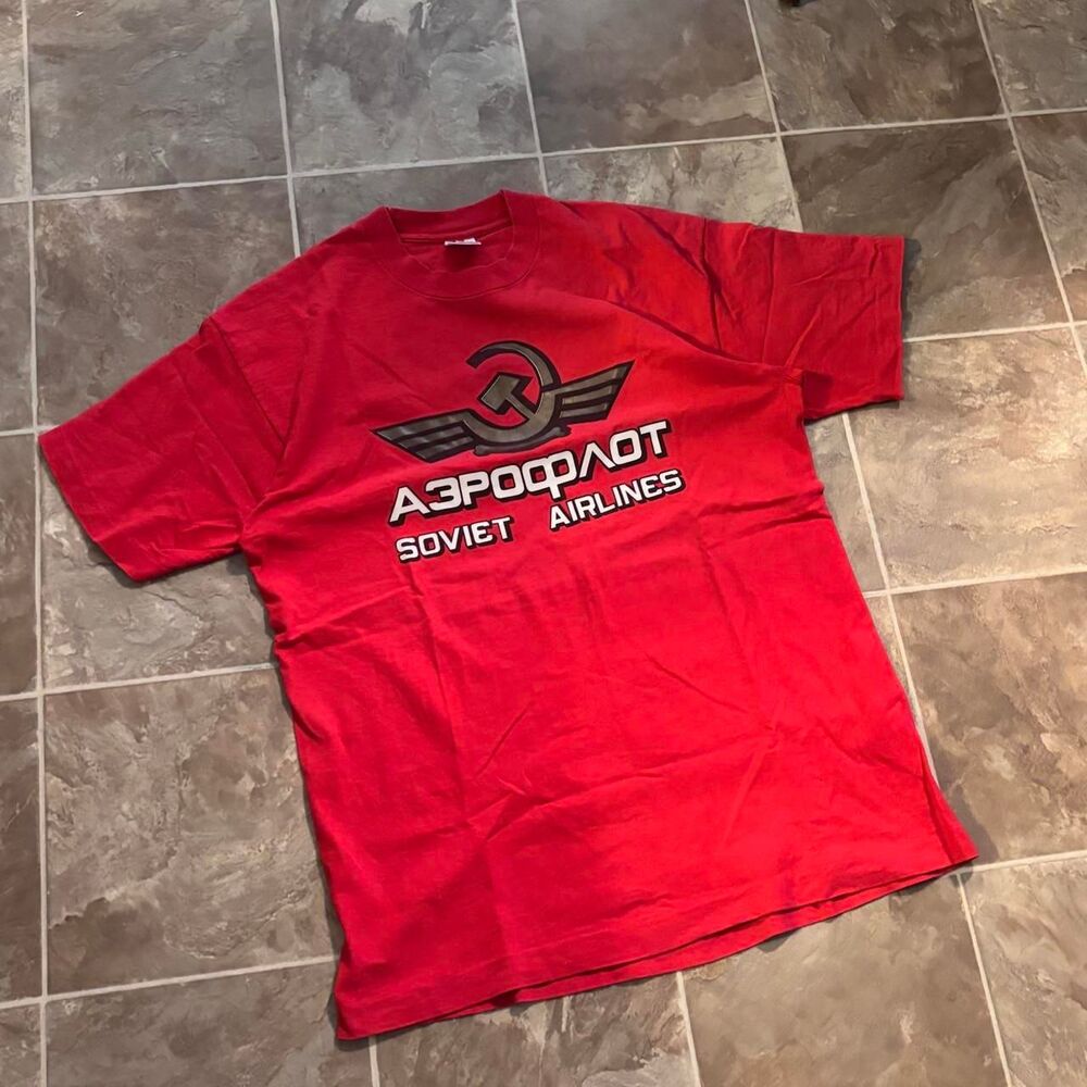 Vintage 1989 Red Soviet Airlines red tee, single stitch, great shape! Size large